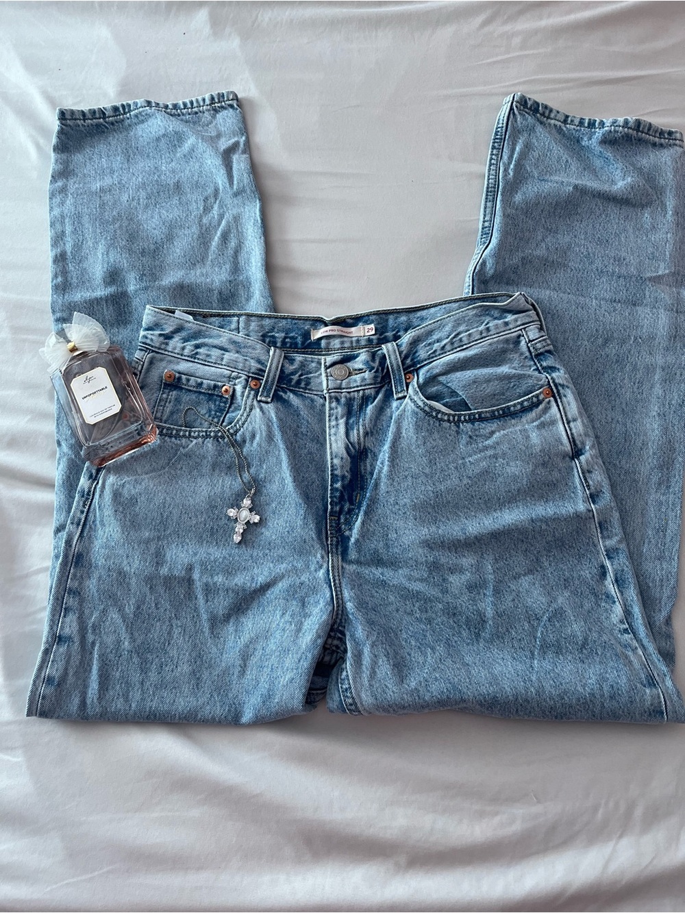 Levi’s Low Pro Straight women’s light wash denim jeans